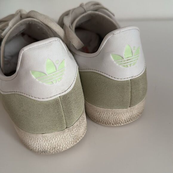 Adidas Gazelle Olive Sneakers with White Stripes EUC - Picture 4 of 7